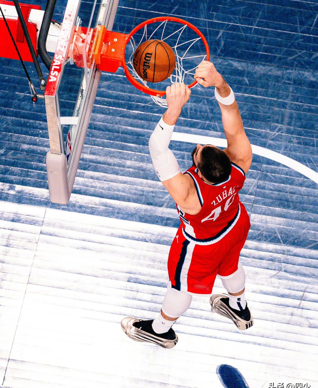 星空体育- 赛地聚焦：NBA总决赛赛后热度飙升，纽卡斯尔手感冰凉，压力陡增，资深球员宣示担当