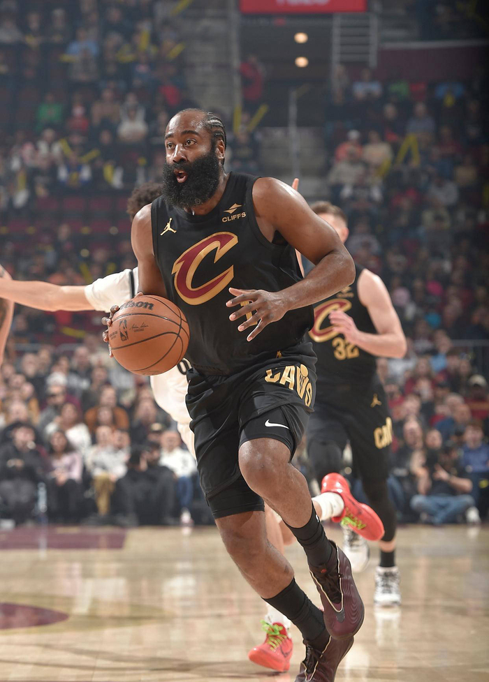 星空体育-哈登在热火比赛中关键助攻,大胜引发热议!的简单介绍